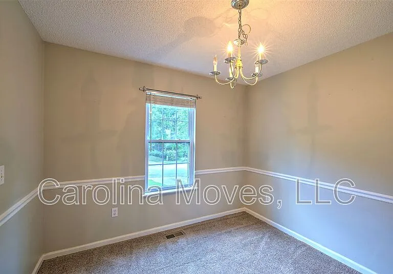 5 Fieldcrest Ct — Photo 3