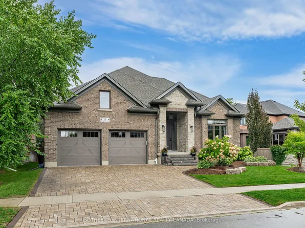 15 Langton Dr, Kitchener, ON N2P 2X9