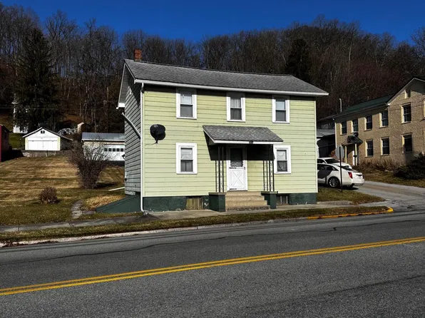 303 W Main St, Everett, PA 15537