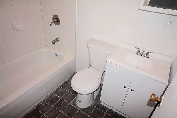 Rented by J Misrahi Realty Corp | media 27