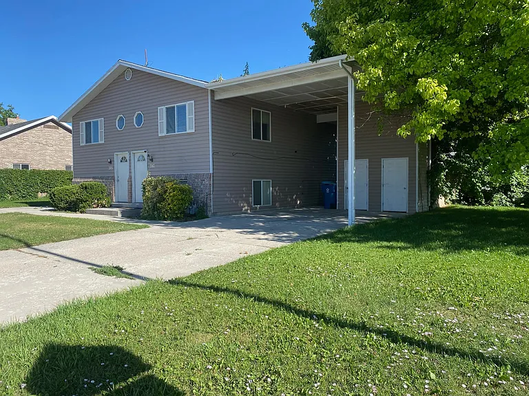 397 W 400 N — Photo 1