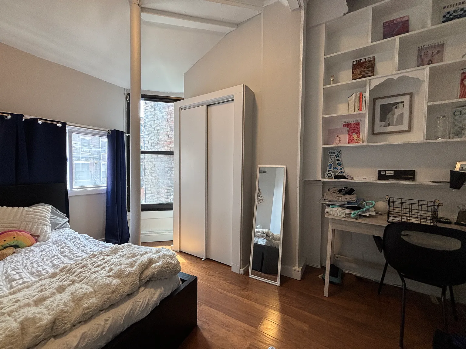 1 bed, 1.0 bath, $2,400 — Photo 1
