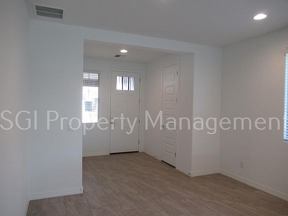 4th image of 9149 W Sells Dr