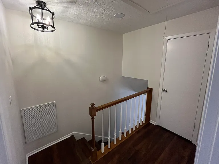 438 Georgetown St — Photo 23
