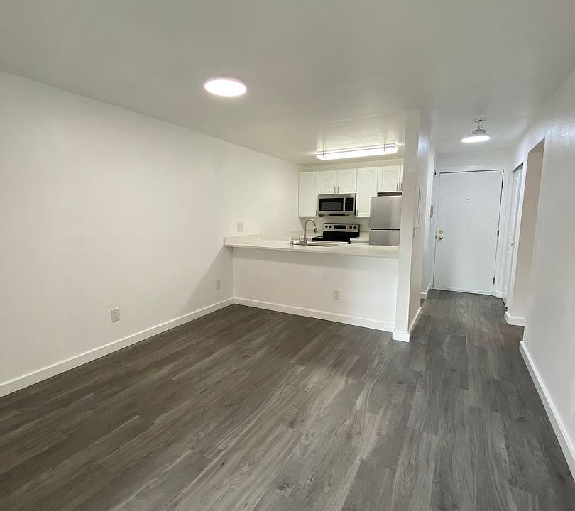 1st image of 11740 Greenwood Ave N APT 108