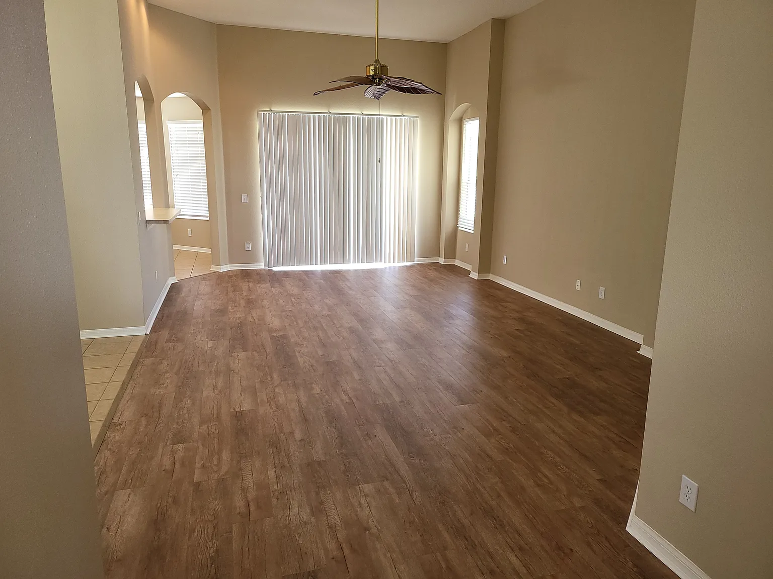 3 bed, 1800 sqft, $2,450 — Photo 2