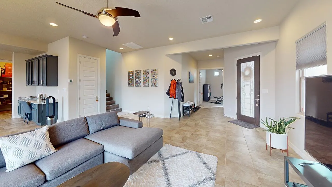 5 bed, 3.5 bath, 2890 sqft, $3,680 — Photo 4