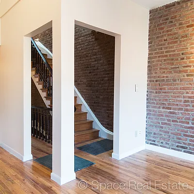 Rented by Space Real Estate | media 60