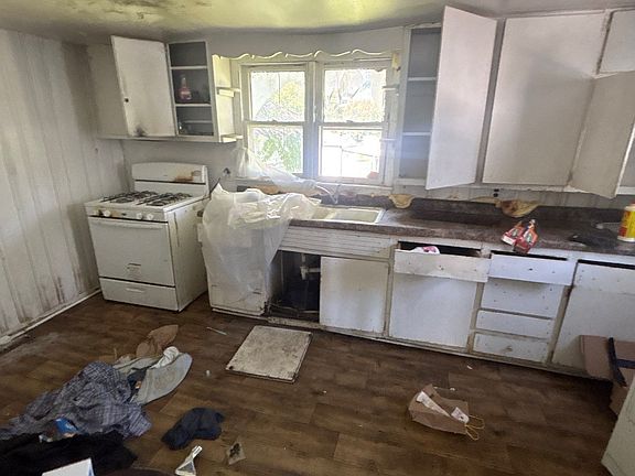 5th image of 2255 Arrow Ave