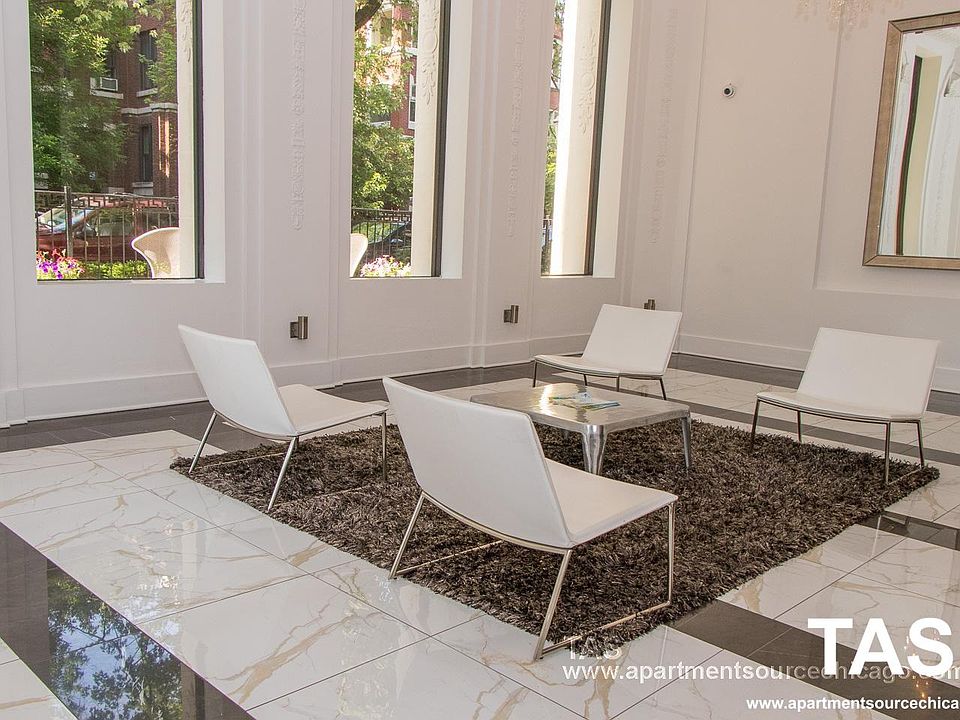 2nd image of 925 W Carmen Ave APT 7D