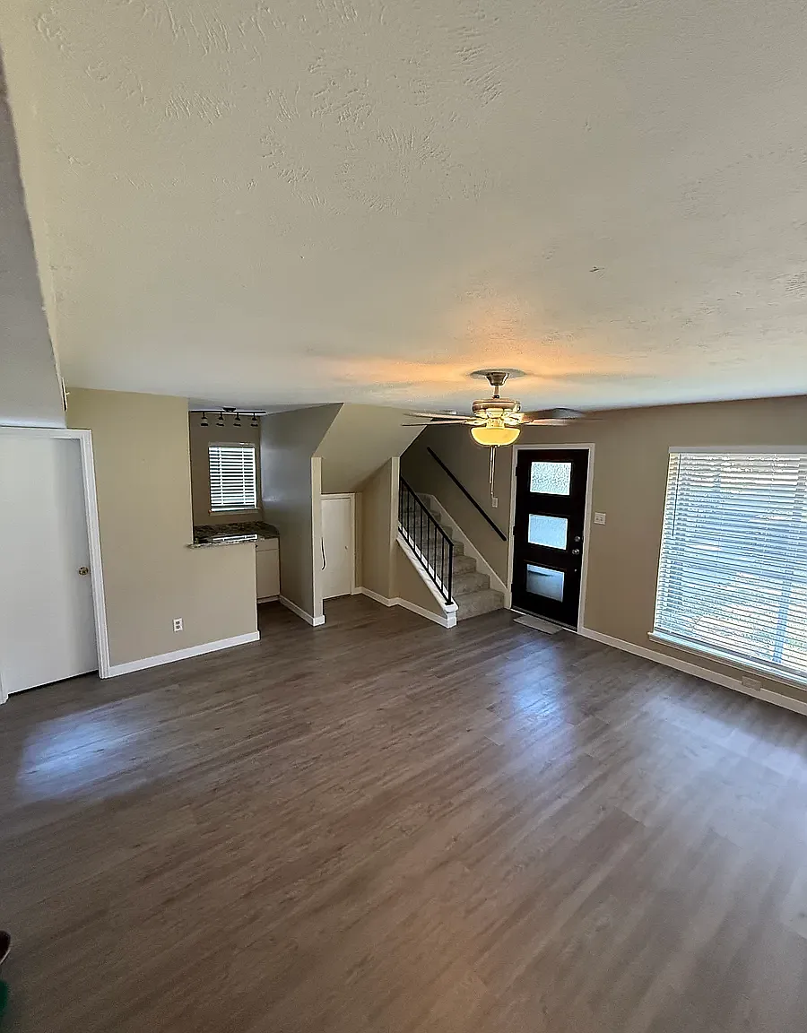 2 bed, 1.5 bath, 1053 sqft, $1,850 — Photo 3