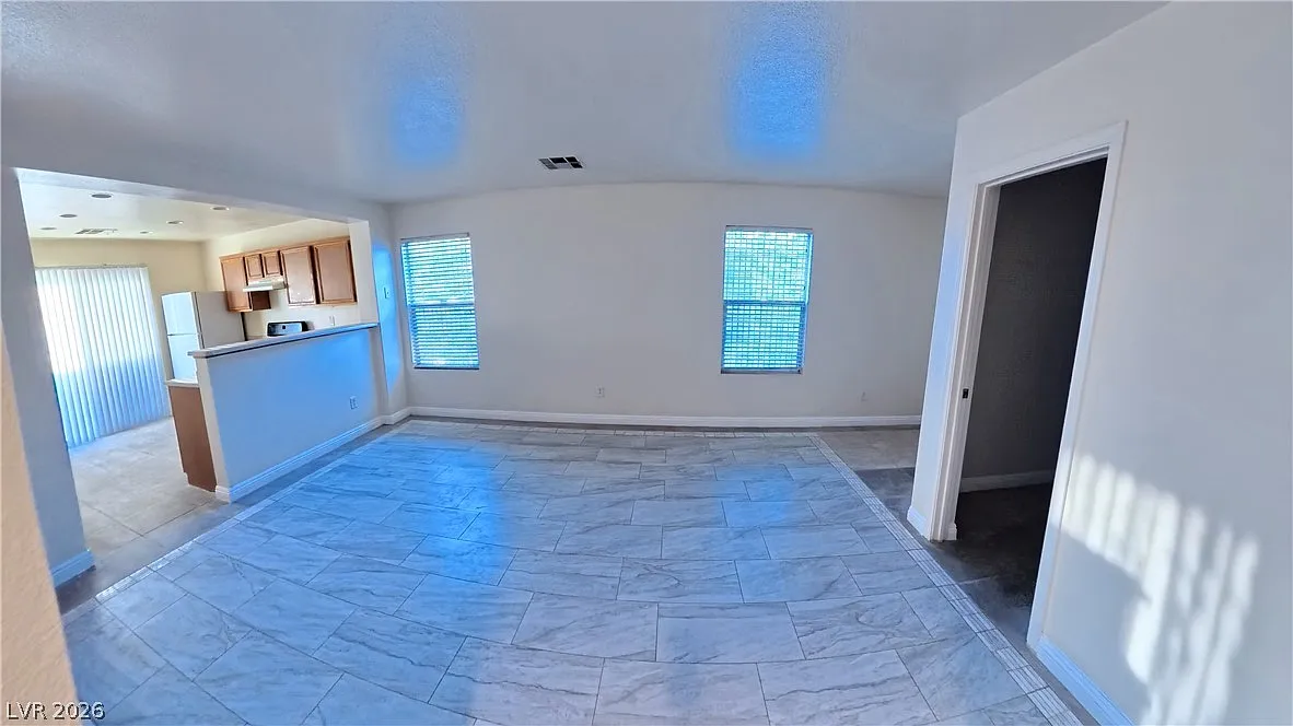 3 bed, 2.0 bath, 975 sqft, $1,750 — Photo 4