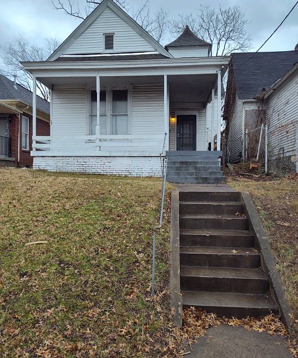 1st image of 1369 Catalpa St