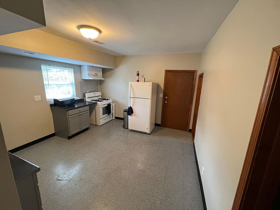 1st image of 9548 S Avenue L #3