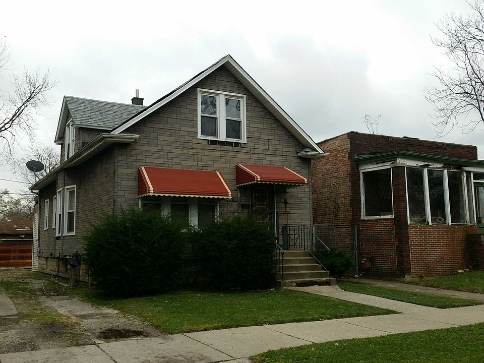 2nd image of 301 W 106th Pl