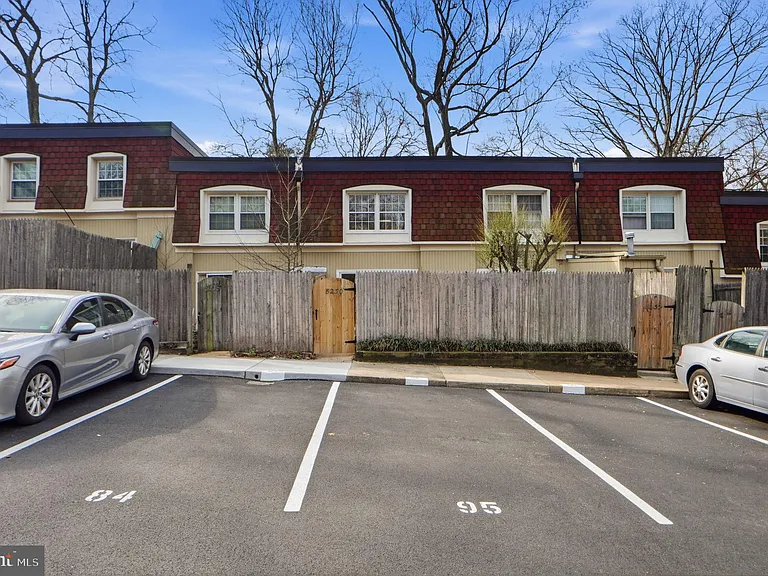 8230 Carrleigh Pkwy #84 — Photo 23