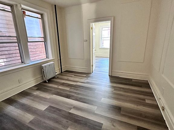 3rd image of 90 Harmon St APT 4