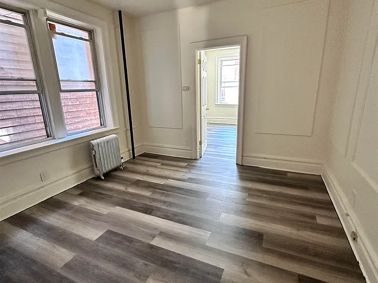 90 Harmon St #4 — Photo 3
