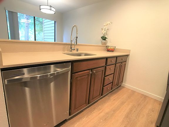 2nd image of 14927 NE 1st Pl APT C