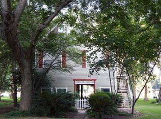 296 Turtle Ln, Seguin, TX 78155