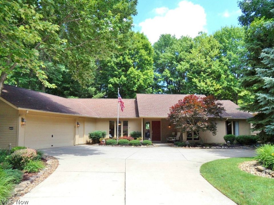1st image of 21860 Meadows Edge Ln