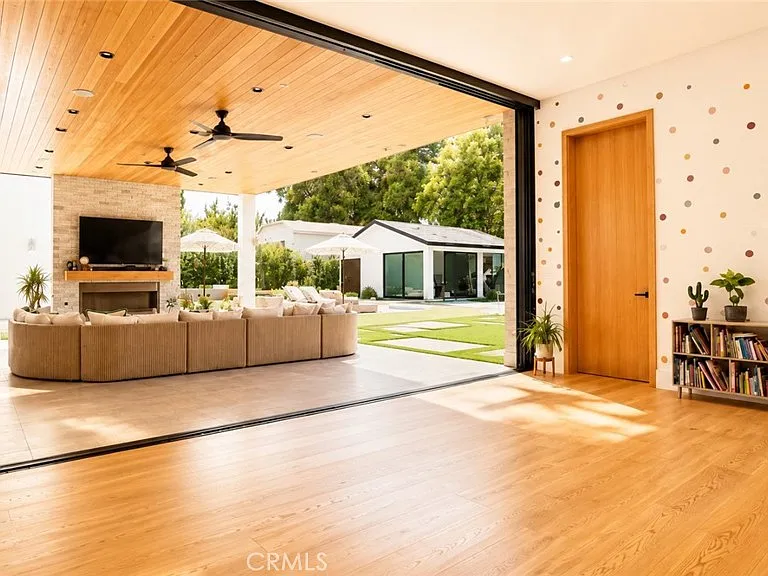 5050 Arundel Dr — Photo 25