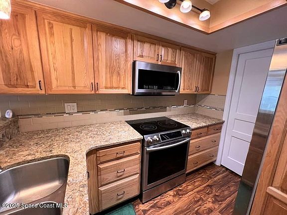 3rd image of 505 Landings Way APT 12