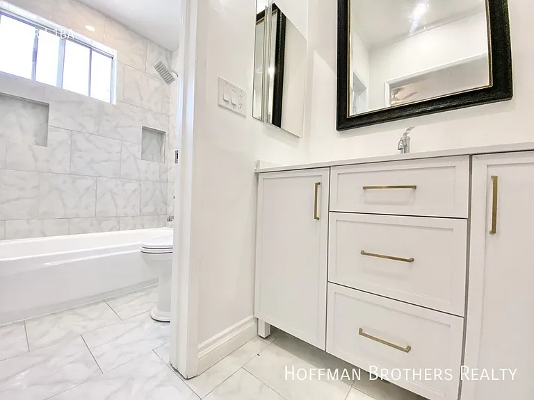 1315 N June St #117 — Photo 7