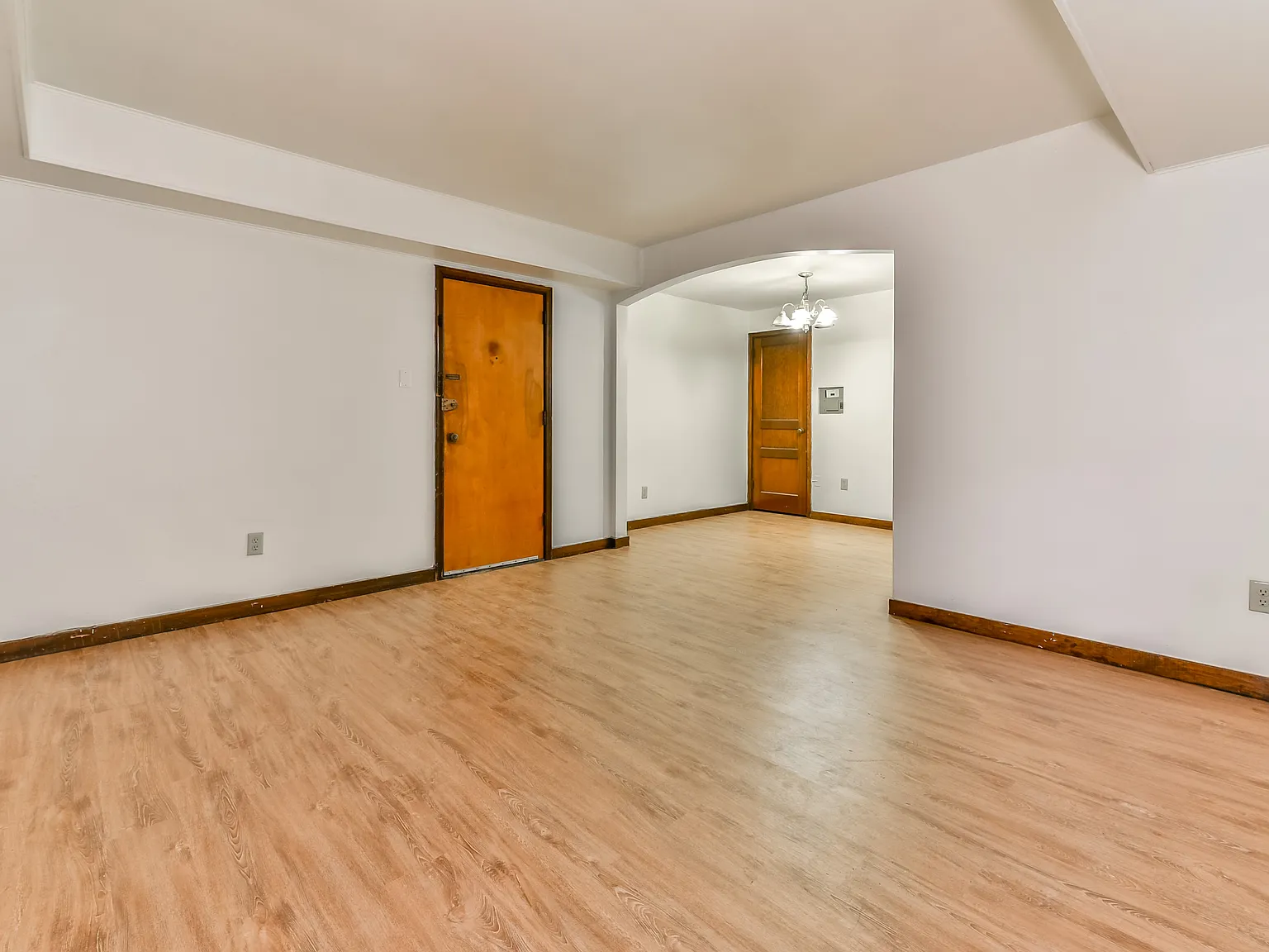 1 bed, 850 sqft, $1,075 — Photo 2