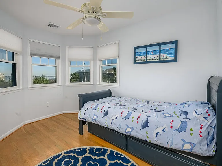 863 Dune Rd — Photo 32