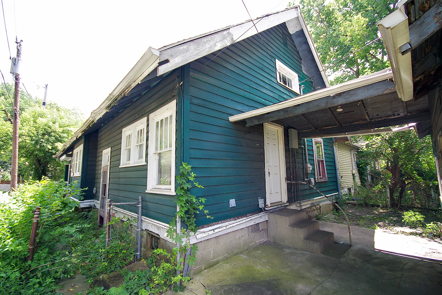 1634 N Tacoma Ave photo 1
