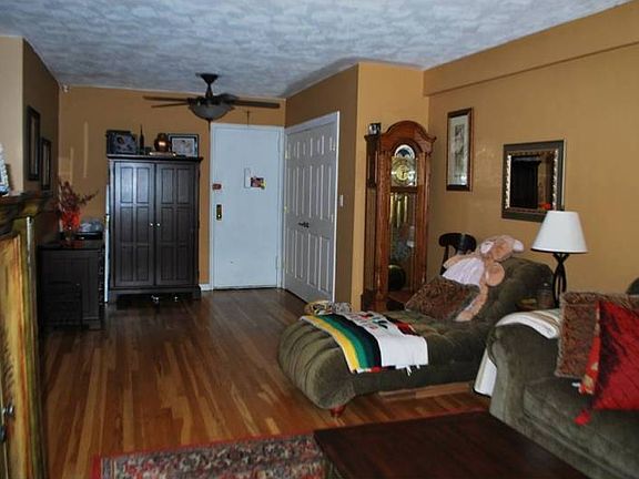 5th image of 30 E Hartsdale Ave #6K