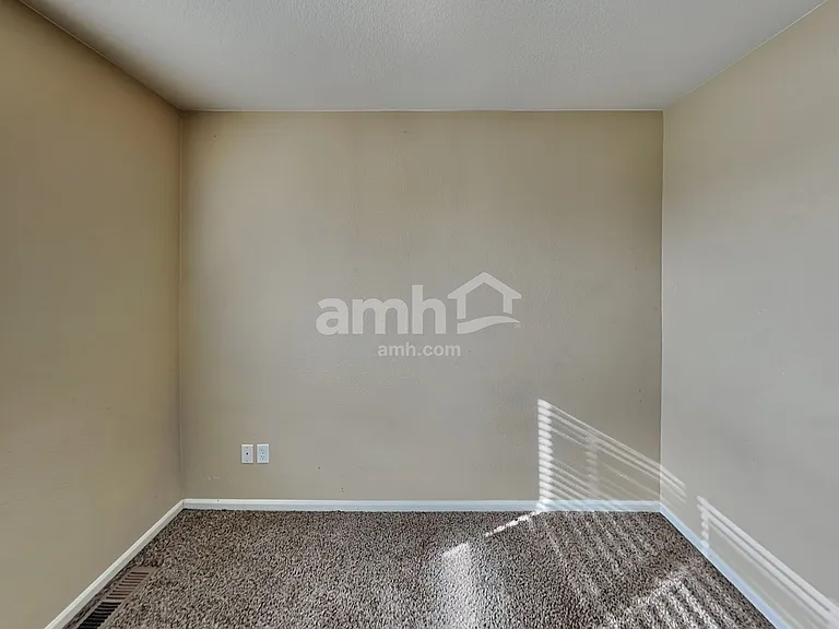 18660 E 47th Ave — Photo 16