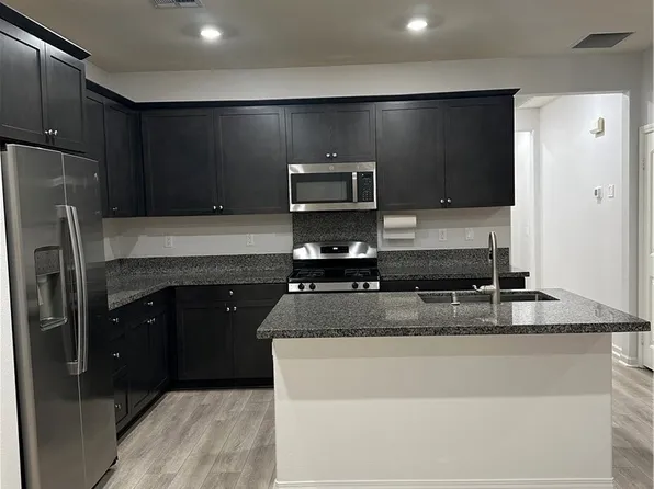 16681 Wyndham Ln #3, Fontana, CA 92336