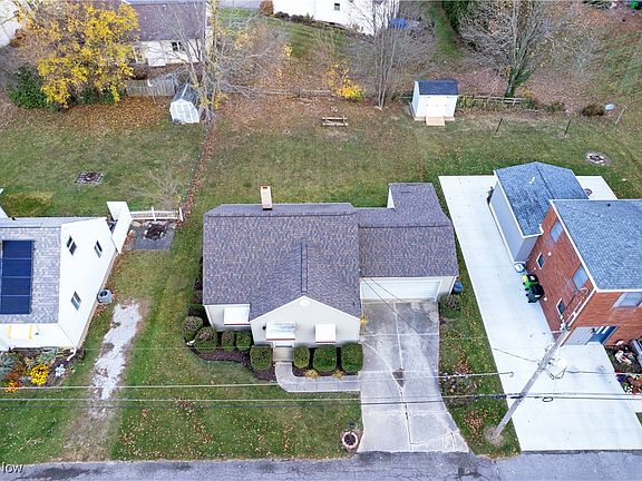 2nd image of 652 Sherwood Dr