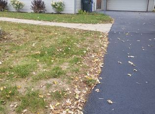 1426 Kings Rd, Carpentersville, IL 60110