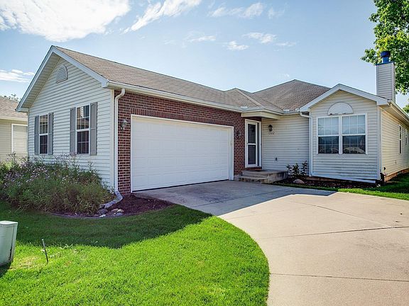 2nd image of 1502 Blue Heron Way