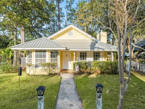 1861 Caroline St, Mandeville, LA 70448