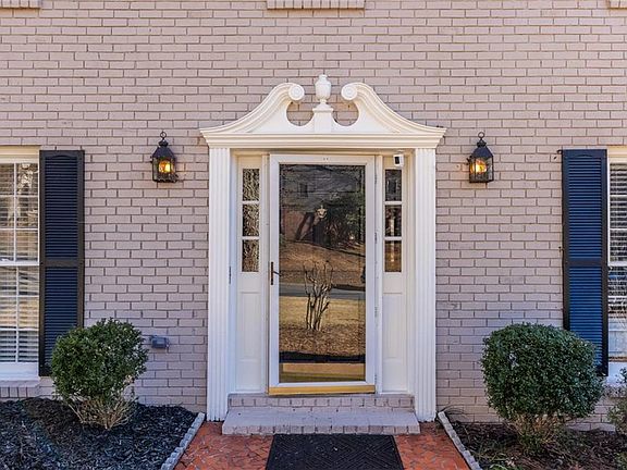 3rd image of 705 Springview Ct