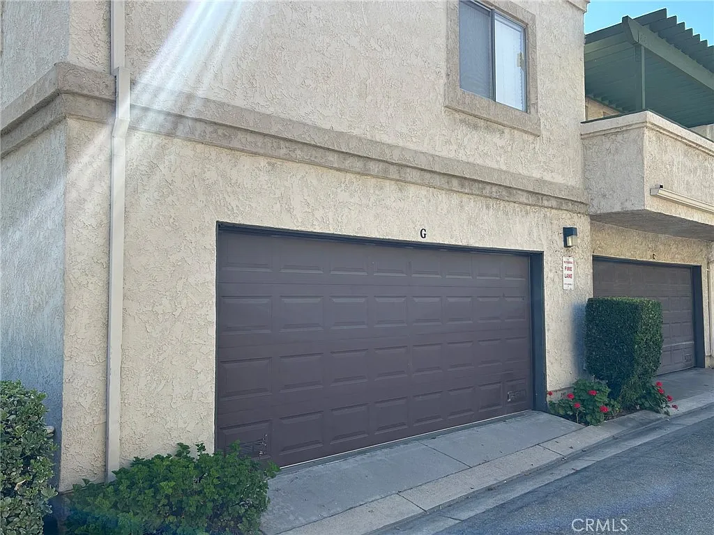 2 bed, 1.5 bath, 942 sqft, $2,900 — Photo 4