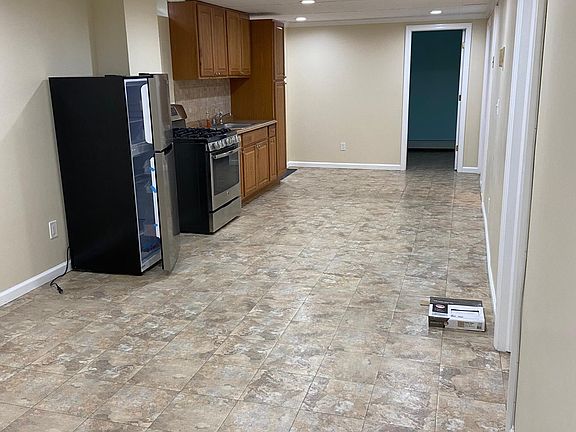 3rd image of 202 N Richmond Ave