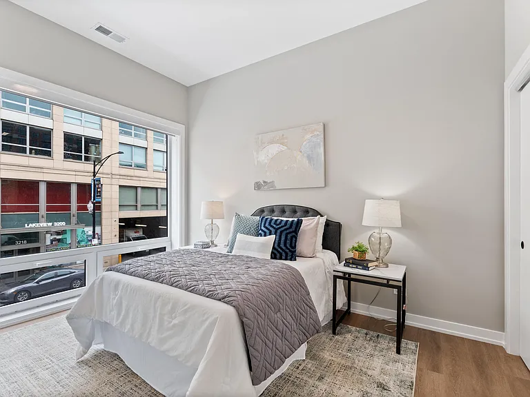 3217 N Clark St — Photo 19