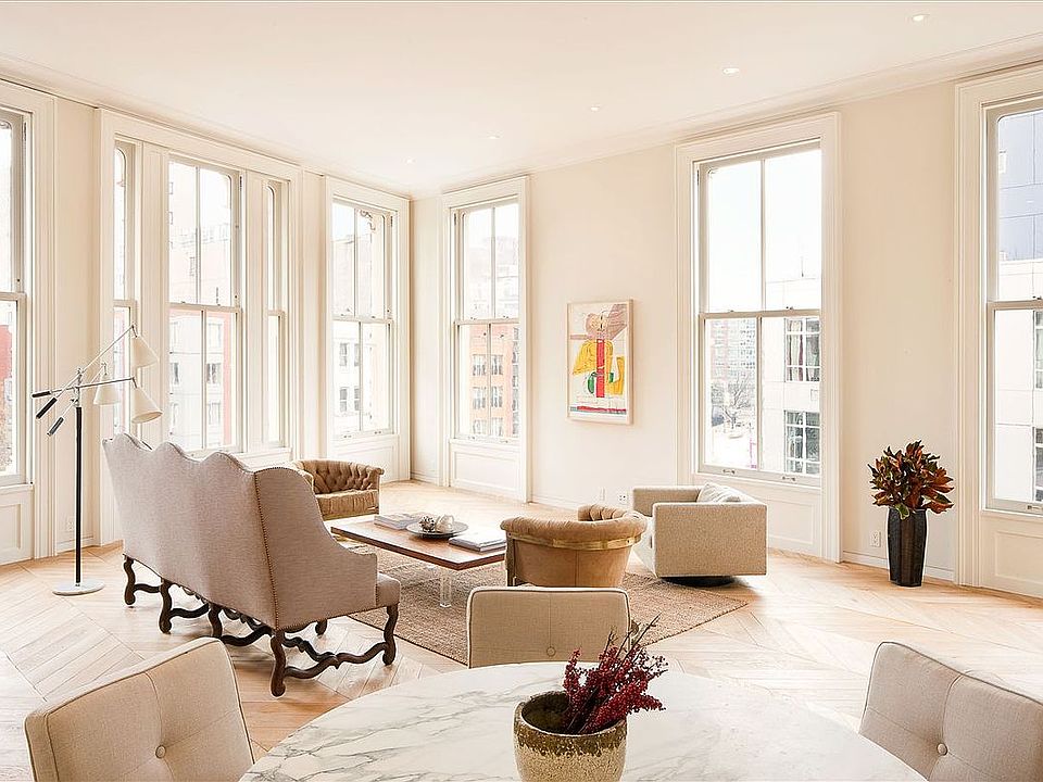 1st image of 54 Bond St #3RDFL