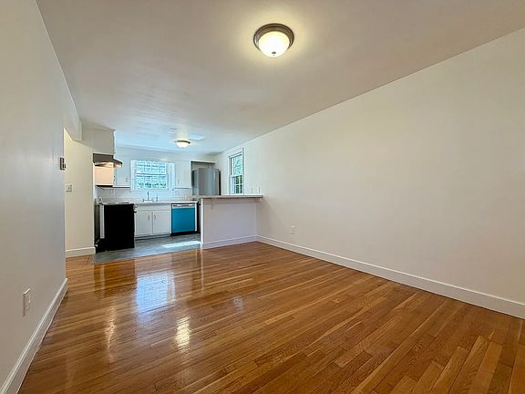 4th image of 21 Park Ave #12