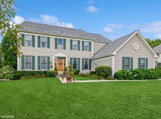 17871 W Pond Ridge Cir, Gurnee, IL 60031