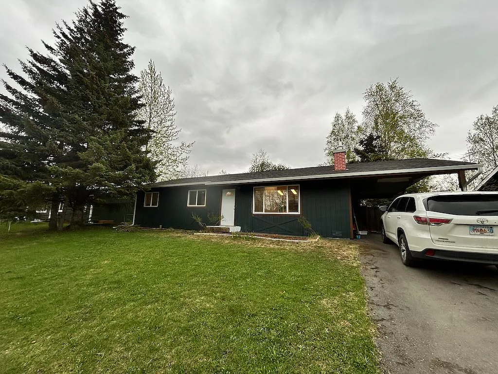 3 bed, 1196 sqft, $2,500 — Photo 2