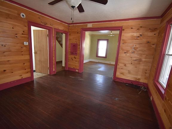 4th image of 22 Montcalm St
