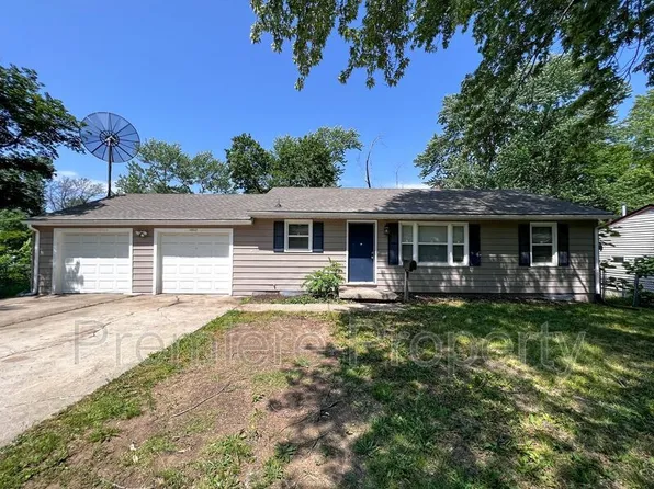 10012 Hillcrest Rd, Kansas City, MO 64137