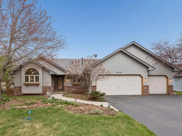 8528 Flamingo Dr, Chanhassen, MN 55317