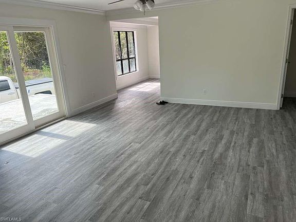 3rd image of 360 Desoto BLVD S